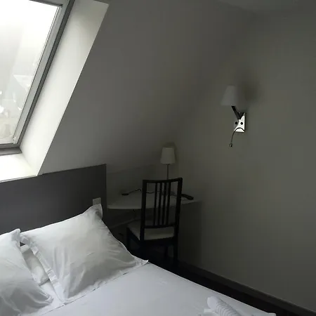 Le Cantou - Roche 2*