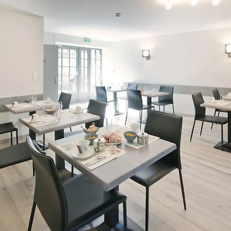 Hotell Le Cantou - Roche 2*