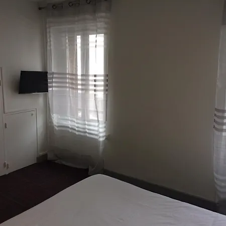 Hotell Le Cantou - Roche 2*