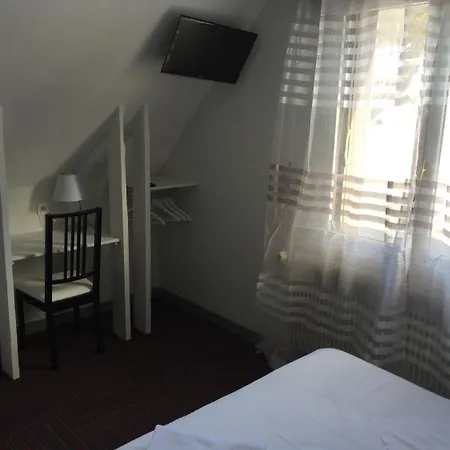Le Cantou - Roche Hotel Orcival