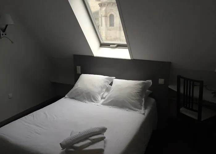 Отель Le Cantou - Roche 2*