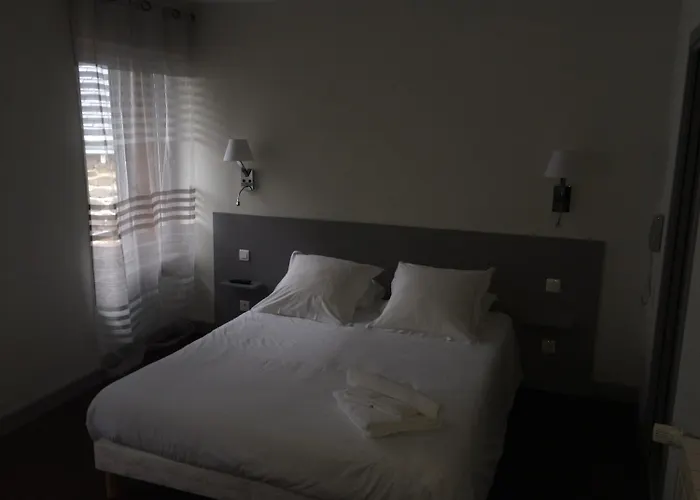 Отель Le Cantou - Roche