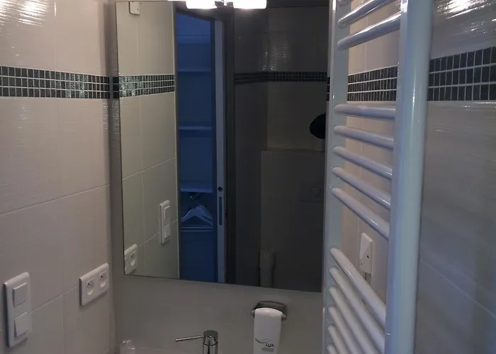 Le Cantou - Roche 2* Орсиваль